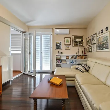 Dada -excellent Nearby Old Apartment *